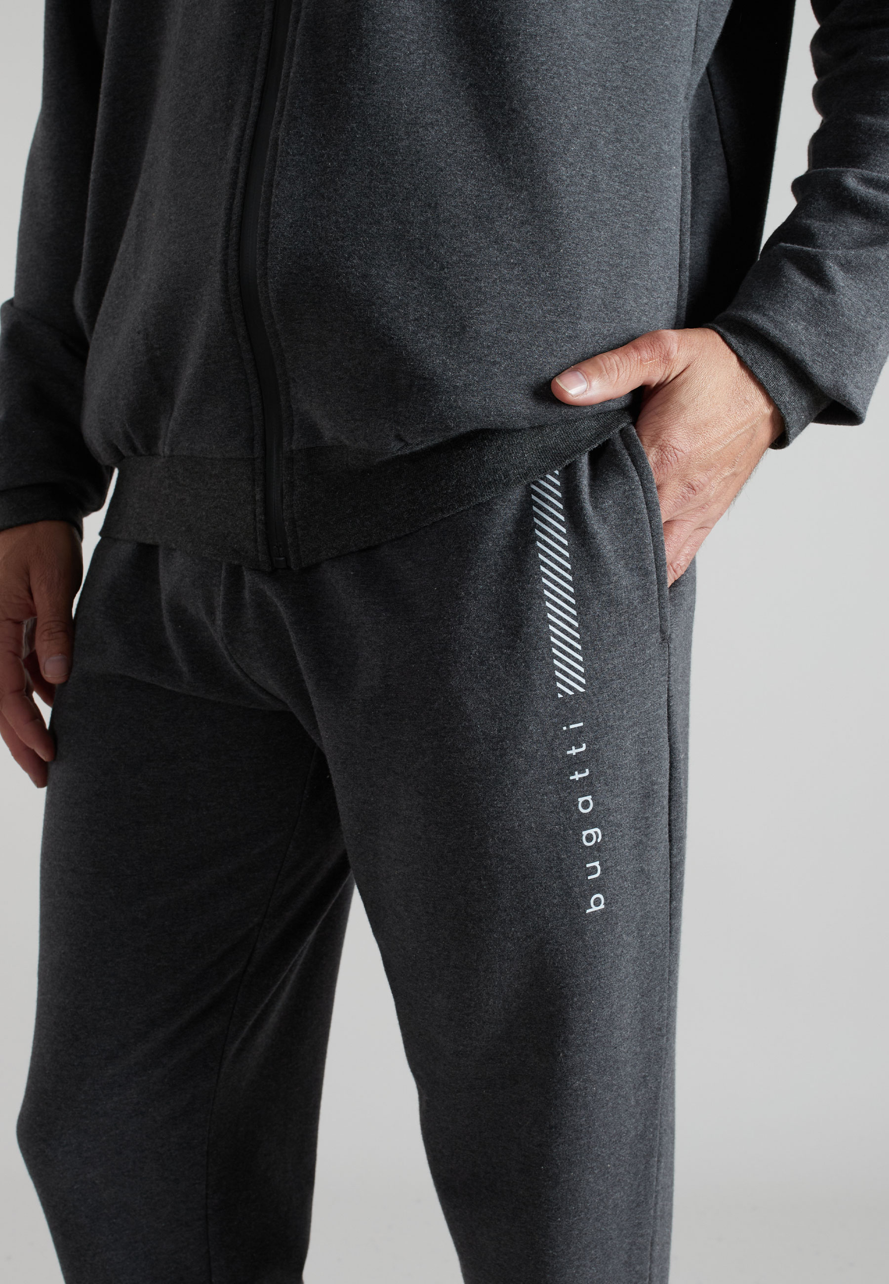 BUGATTI Herren Trainingsanzug grau uni