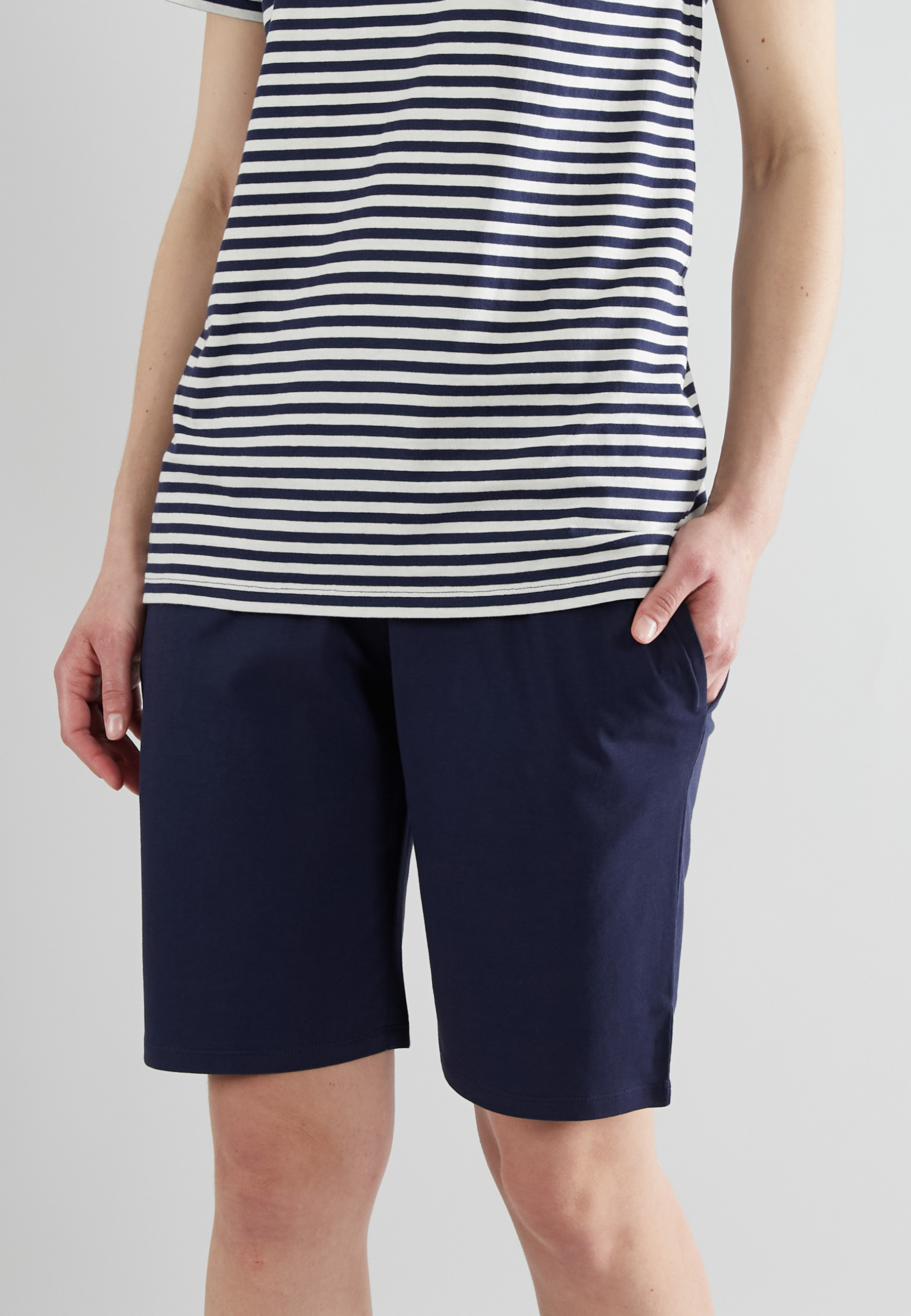 GÖTZBURG Damen Shorty blau quergestreift